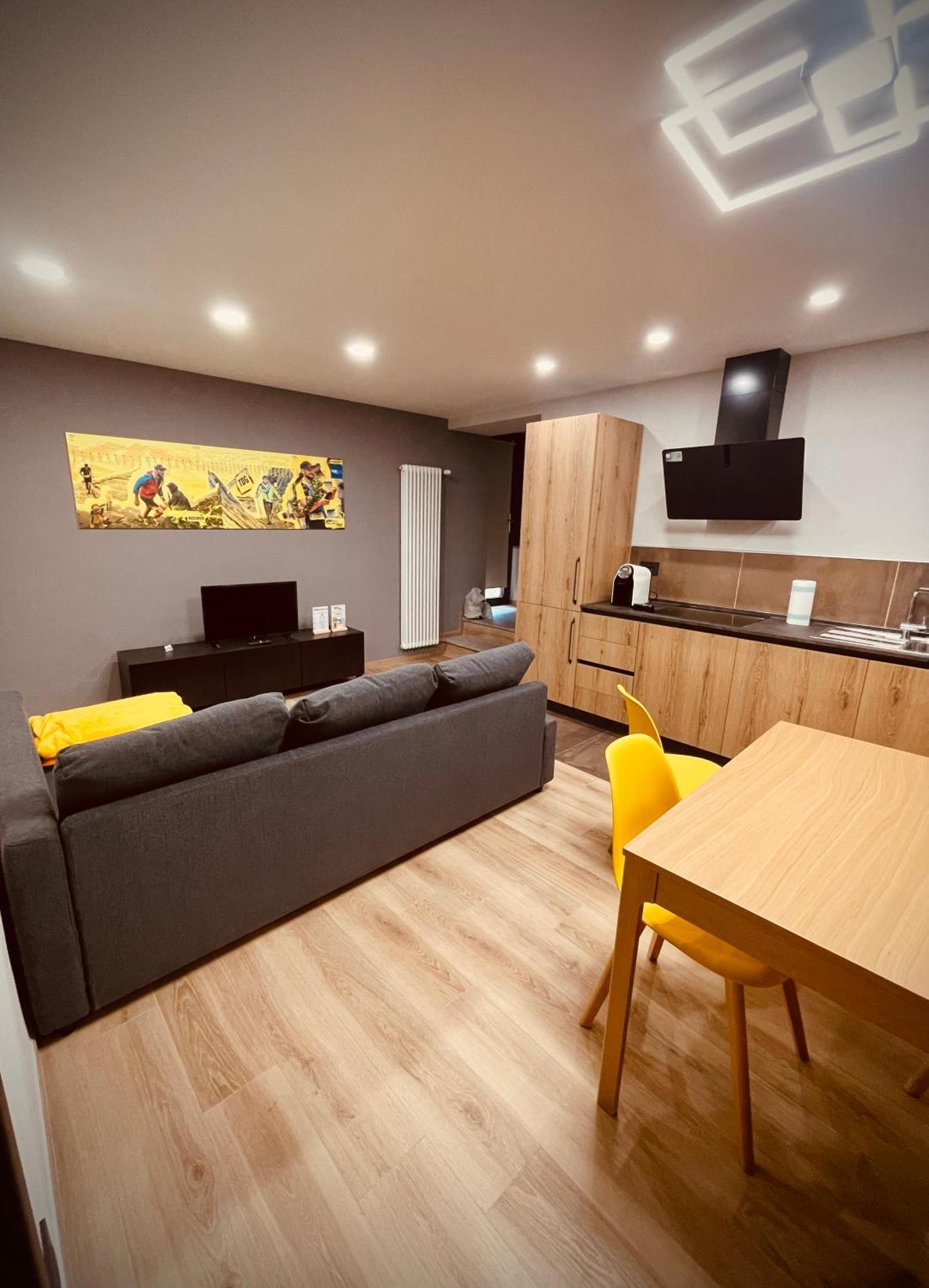 Alpine Hut Apartment Pont-Saint-Martin Exterior photo
